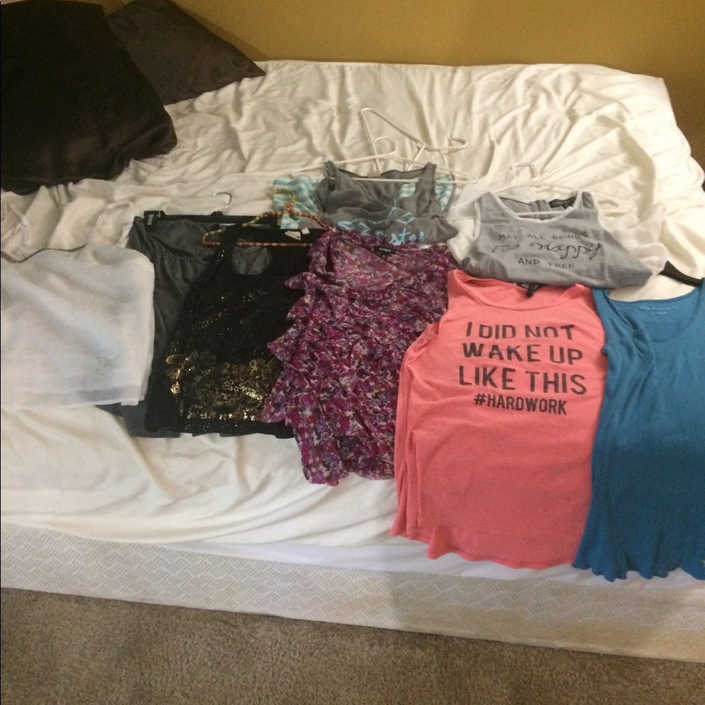 Bundle of 8 tank tops